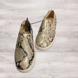 NEW!! TIME AND TRU SNAKE PRINT TWIN GORE SLIP ON SHOES